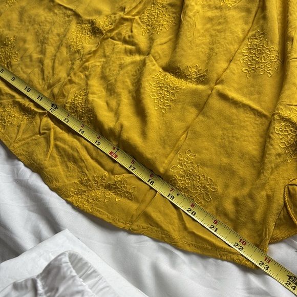 Forever 21 Contemporary Yellow Gold Ruffle Flounce Top, L 8/10 - Picture 11 of 11